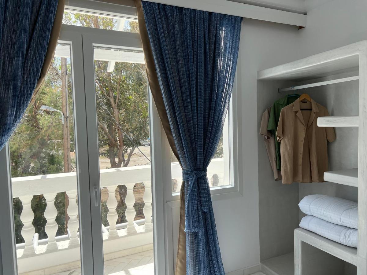 3 Bedroom House Included Free Car Rental Perissa  Zewnętrze zdjęcie