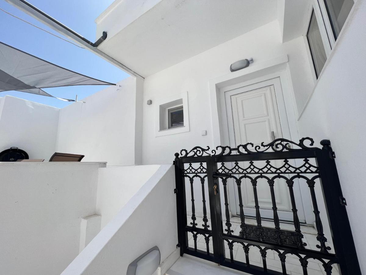 3 Bedroom House Included Free Car Rental Perissa  Zewnętrze zdjęcie