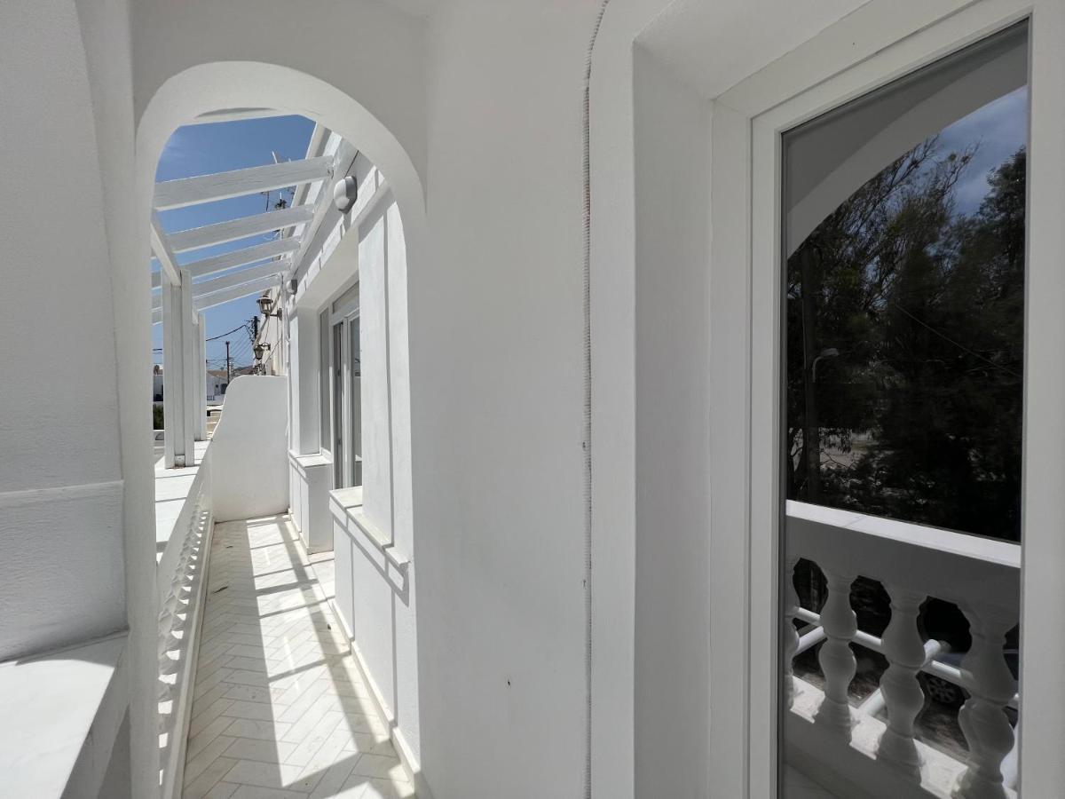 3 Bedroom House Included Free Car Rental Perissa  Zewnętrze zdjęcie